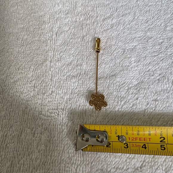 Elegant Gold Tone Floral Stick Pin - Scarf | Hijab | Lapel Pin Brooch - Picture 3 of 7